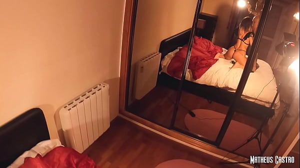 Transando com a novinha safada na  festa a fantasia - sexo real sem prote&ccedil;&atilde;o  