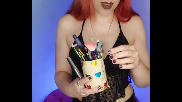 Los CORNUDOS tambien celebran HALLOWEEN... Pero complaciendo a su AMA lookeados de putitas! 