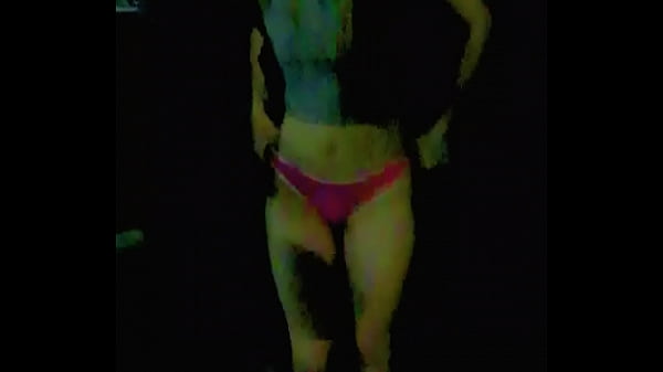 Martina, la chica que se desnuda en las calles por dinero