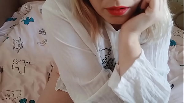 Chubby girl is masturbating hairy pussy  