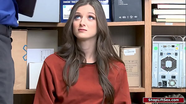 Female shoplifter sucks officers cock to avoid police