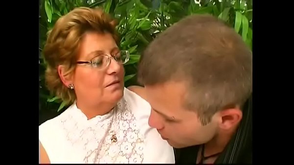 Young guy fucks  mature BBW in glasses