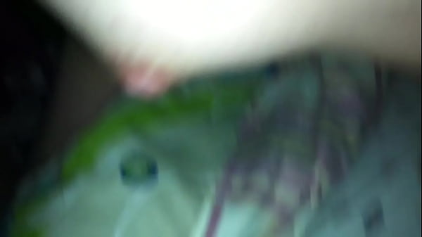 en 4 metiendole el pico suave y profundo