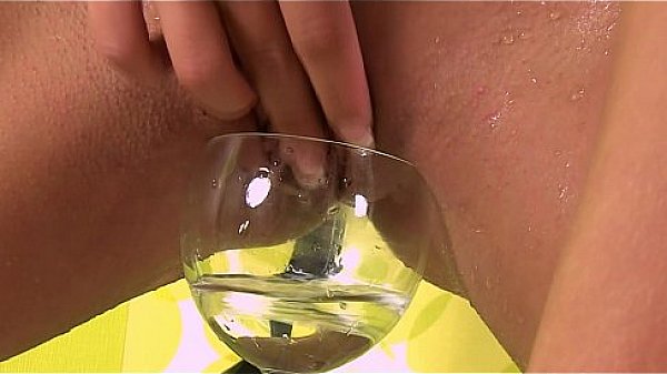 Wam babe pee fetish hottie strokes clit