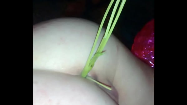 Carrot in Tasias Butt