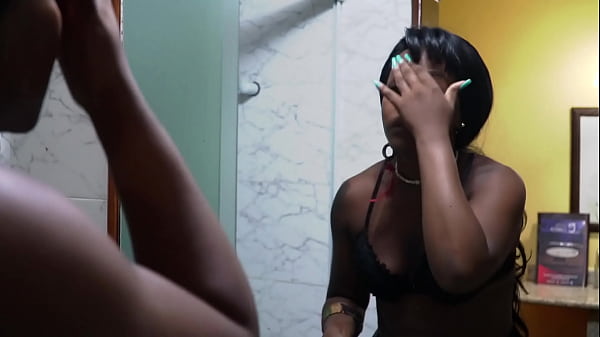 Sexo com dois homens no motel