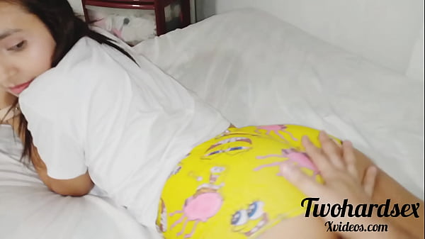 mi sobrina tiene na, ro despu&eacute;s de tanta esra terminamos follando.