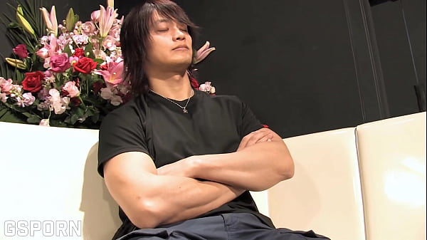 Wet pussy japanese girl fucked in a Tokyo club by hot cock