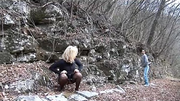 Meets me in the bush, fuck me at home