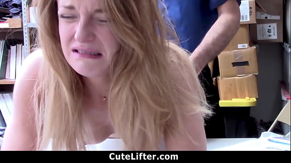 Mall Cop Knows the Retrieval Methods that Teen Is Unaware Of - Cutelifter