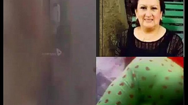 Espiando a mi t&iacute;a y viendo sus tetas