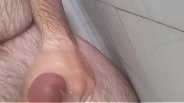 Aquela punheta delicia na hora do banho (eu mesmo no banho)