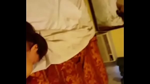 Mi vesina puta se mete la verga sola