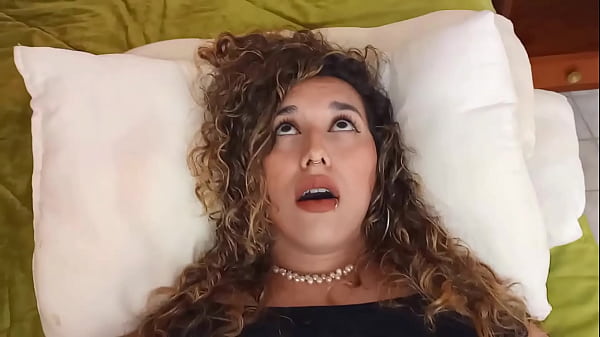 Recuerda las reglas, sin penetraci&oacute;n!!! solo puedes frotame con tu pene.Madrastra sexy