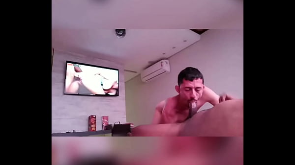 Dicastro dando de mamar