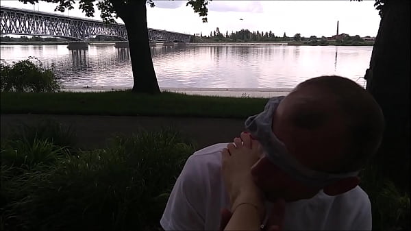 Lizanie sexownych i spocony st&oacute;p żony