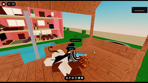 Bot de Sovieticwaifu20 en un condo de roblox 