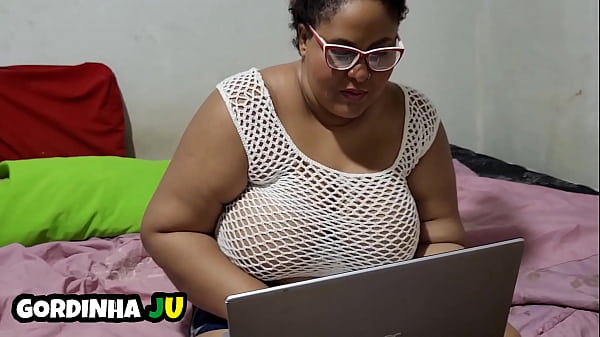 Fui estudar na casa da minha professora e ela fudeu comigo at&eacute; gozar