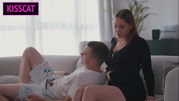 Shocking! Step Mom Seduces Step Son in Share Bed to Fuck Her Wet Pussy Naughty Lesson!