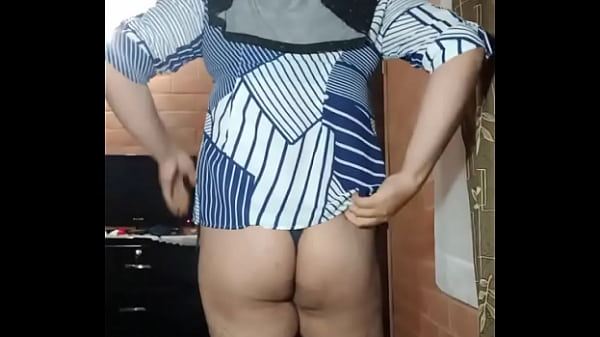 Travesti ejecutiva, te muestra su cuerpo y clitoris 