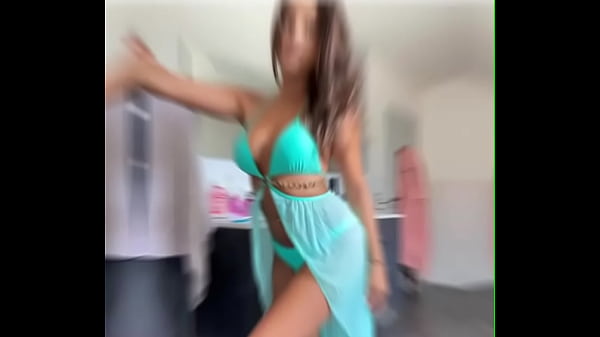 Petit essayage de v&ecirc;tement Tu en pense quoi ?  