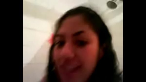 Morra putita ba&ntilde;andose