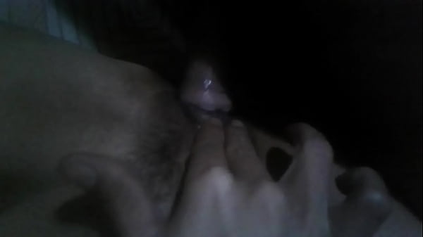 Fumando filmado e ela na siririca