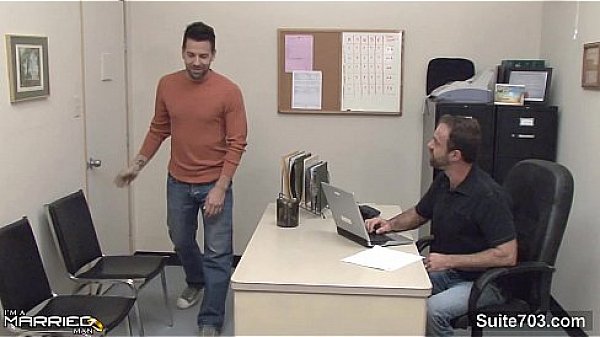 Married guy gets fucked and jizzed 