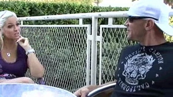 Hot Chick Sarah Vandella