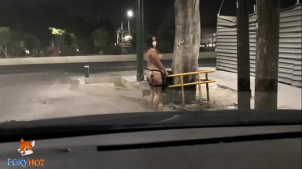de vuelta en tlalpan, mostrando mis tetas en la noche