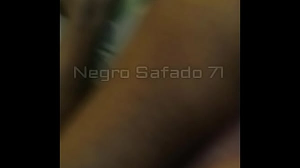 Metendo no rabinho da esposa do amigo