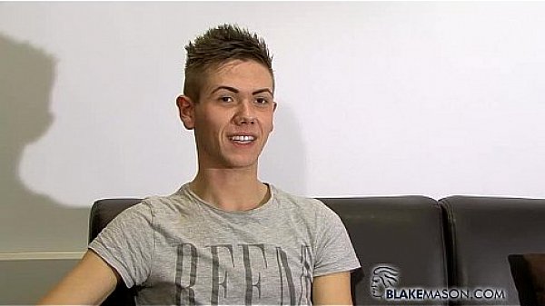 Sexy dudes play with their feet 