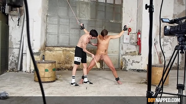 Sebastian Kane dominates bound amateur 