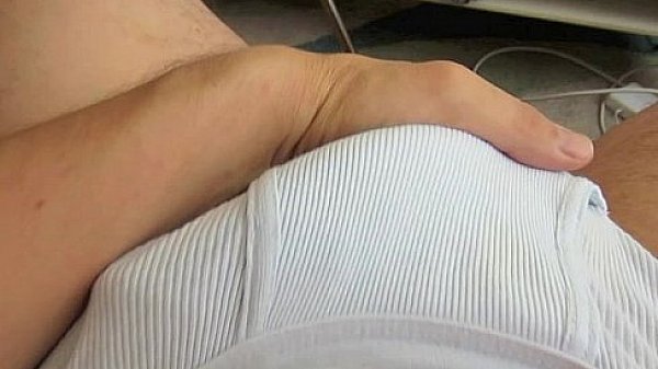 White briefs, wallpaperglue and BDSM estim sound 24 juli:1,1GB