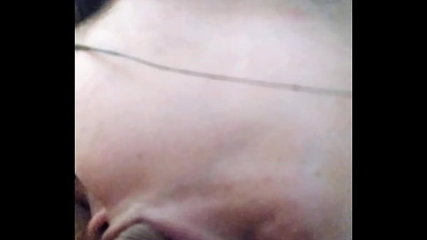 Mamei o pastor velho nos fundos da igreja. E saiu a internet como novinha asi&aacute;tica se engasga na pica do pastor