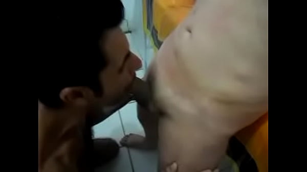 Rolona sendo engolida 