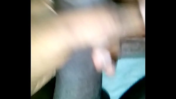 Punheta sem nada pra fazer em casa