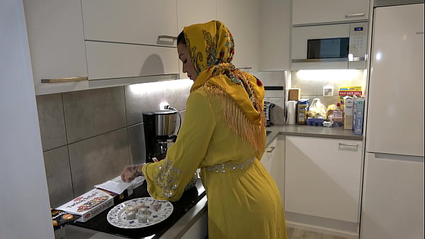 Horny Stepson Fucked His Big Ass Arab Stepmom In Hijab