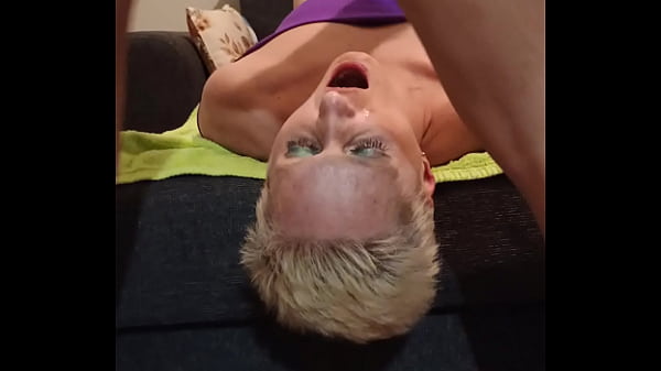 Deutsche MILF Sandra Gesichtsmissbrauch Kehlenfick