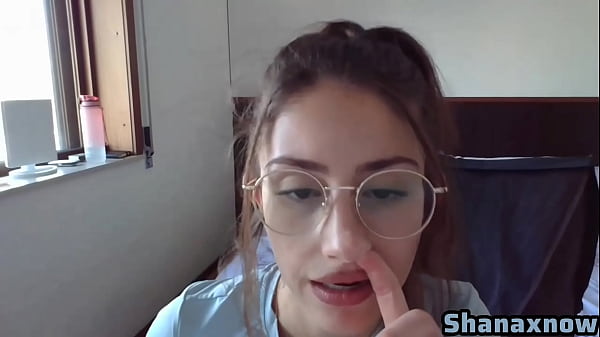 SHANAXNOW NOSE FETISH EATING BOOGERS PRESS NOSTRILS MOANING