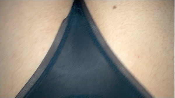 Mi esposa en cuatro con tanga