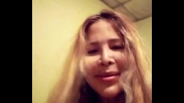 Venezolana se pone caliente por dinero 