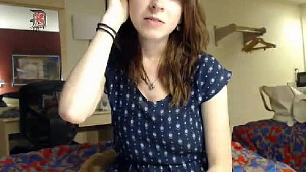 Cute Camgirl Masturbates