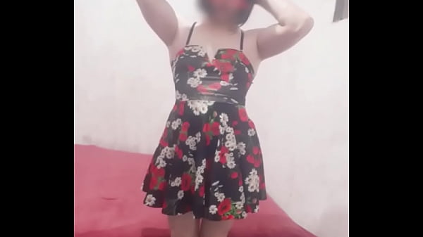 De vestidinho abrindo a bunda