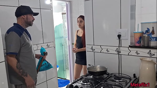 Married woman cheats and provokes naughty plumber