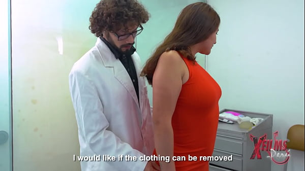 Voluptuosa peruana desea hacerse una cirug&iacute;a pl&aacute;stica y obtiene un descuento a base de sexo con el doctor