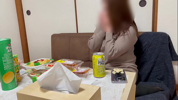 観光で大阪に来た函館生まれ巨乳美人お姉さん28歳