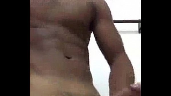 Novinho roludo se exibindo e gozando - XVIDEOS.COM
