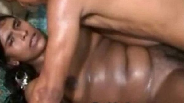 Indian chick taking that dick deep