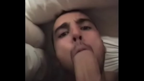 &Aacute;rabe tenta engolir chapuleta grossa do amigo - Machos ao Natural